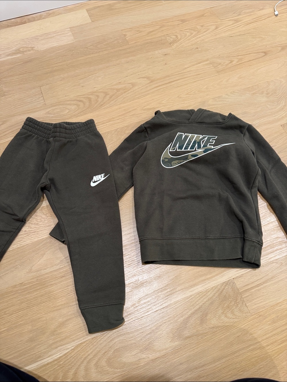 Nike Kids Olive Green Jogger & Sweatshirt Set with Camo Logo